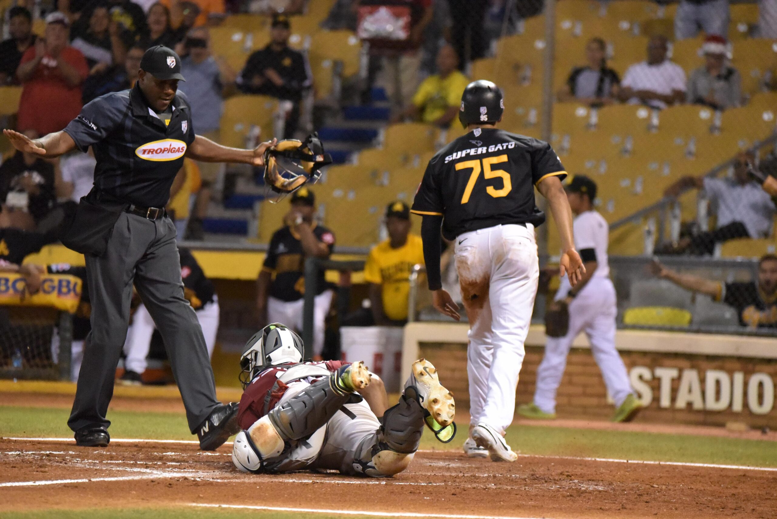 Con Gran Relevo Guilas Cibae As Doblegan A Gigantes Deportes